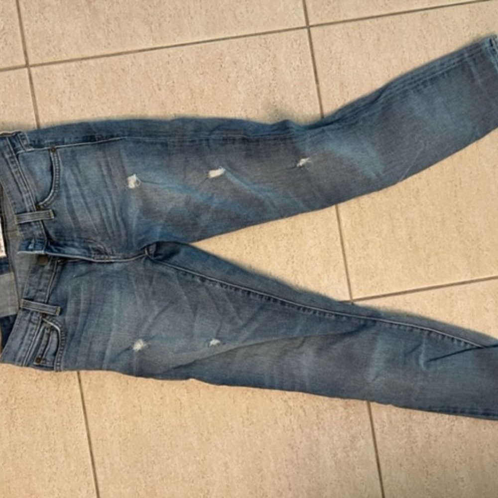 Elizabeth and James Jeans- Ozzy  Size 26